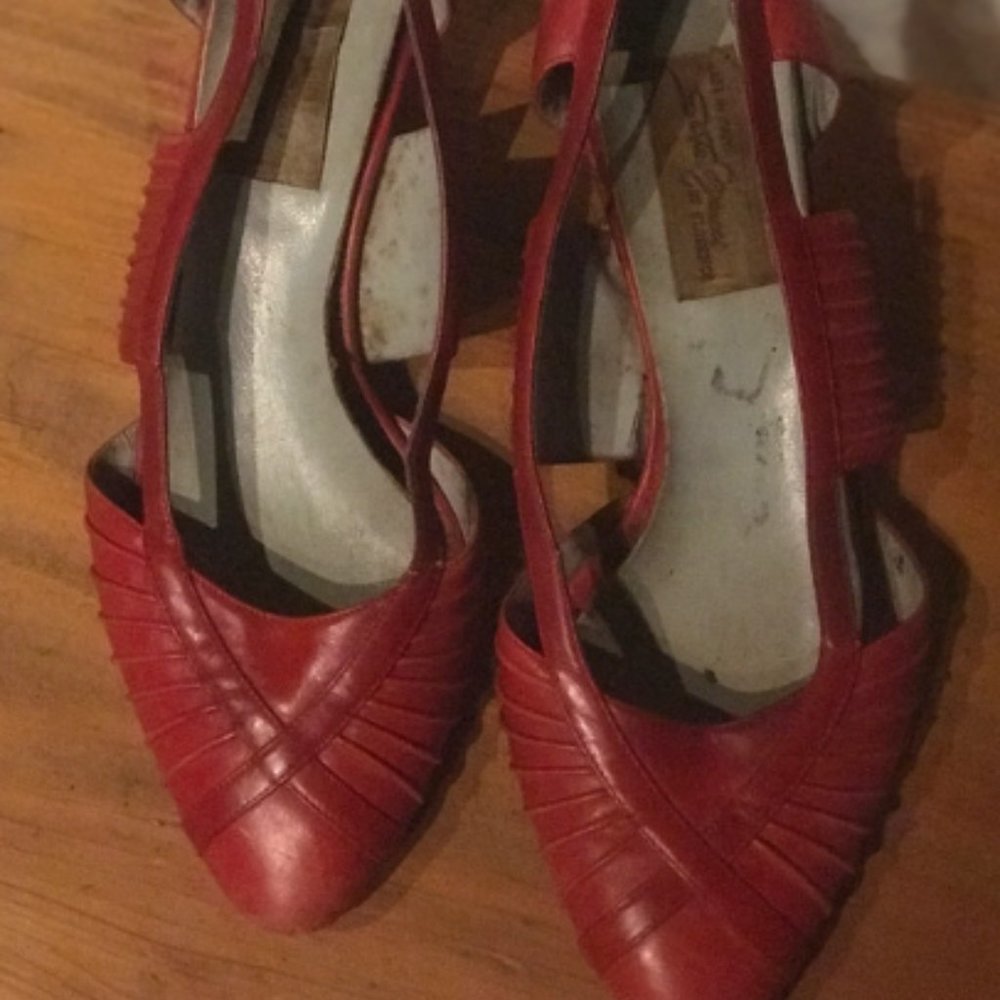 Red sesto Meucci heeled pumps